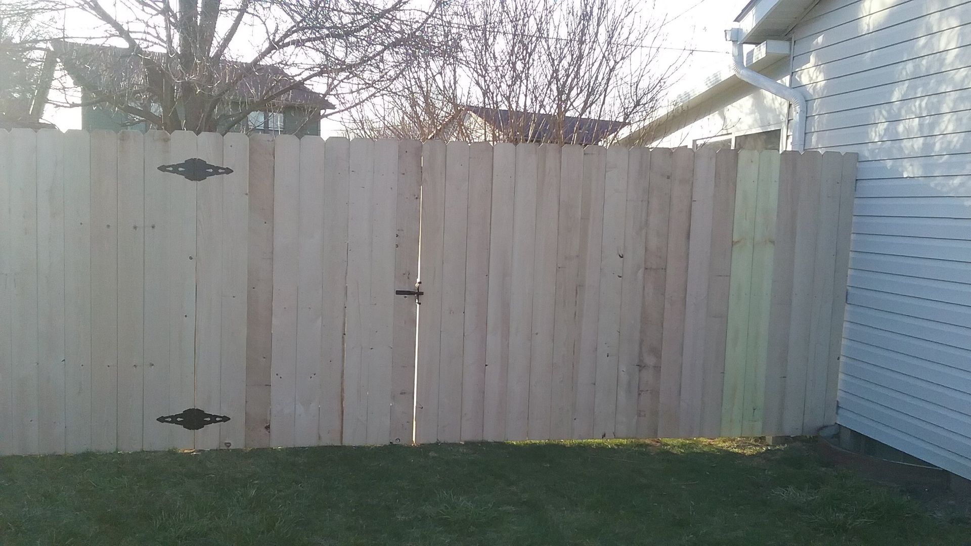 Fencing contractor Newark, OH McCoy's Fence Co.